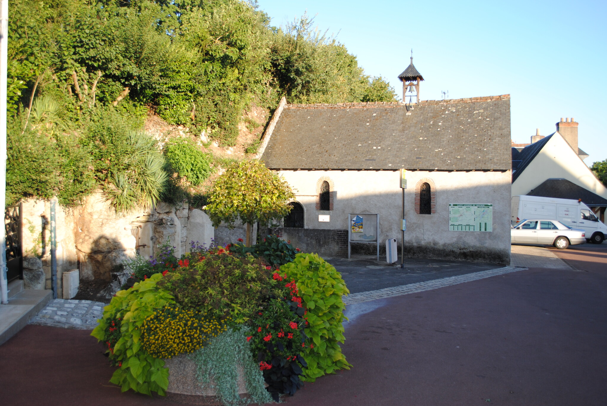 Chapelle Et Source Mairie De Saint Antoine Du Rocher